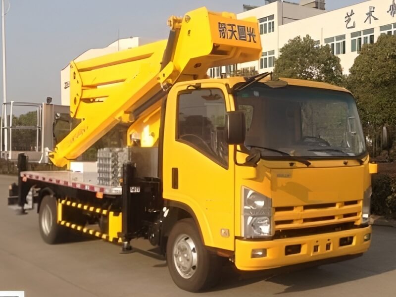 Автовышка Sanli CGJ5084JGK 18 м на базе Isuzu Elf