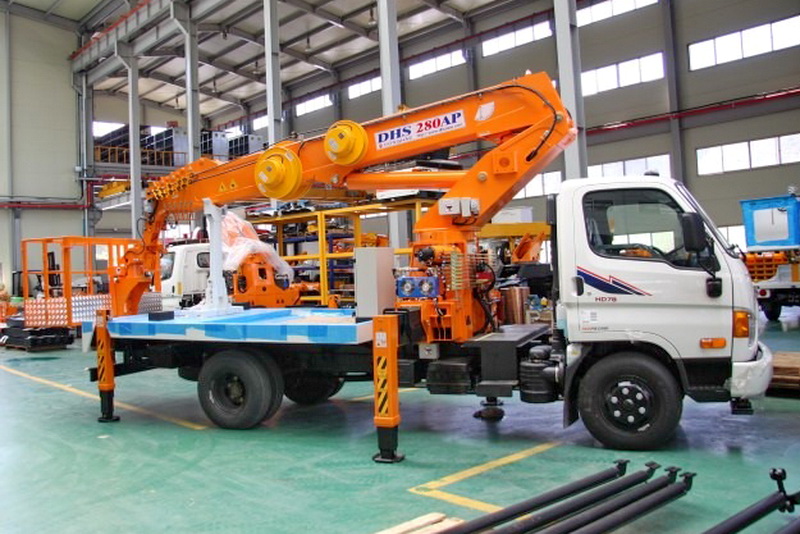 Автовышка Hyundai DHS 280 AP 28 м на базе Hyundai HD78