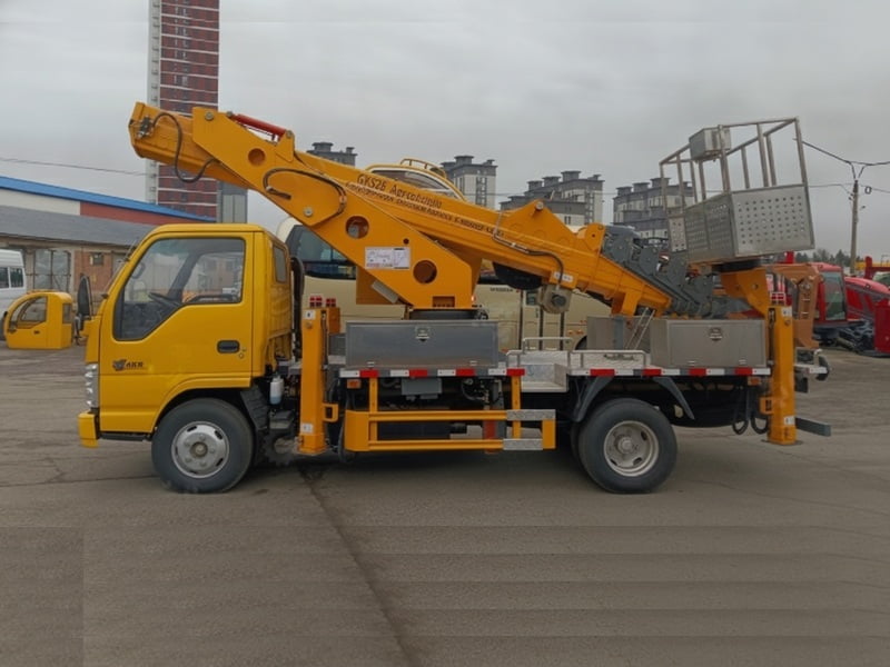 Автовышка Qingling GKS28 28 м на шасси ISUZU Elf
